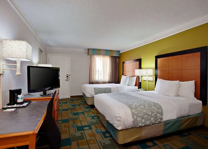 Travelodge By Wyndham North Hotel