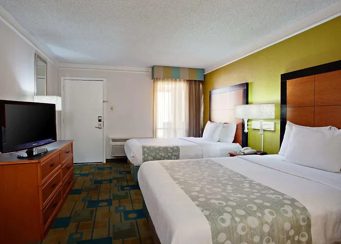 Travelodge By Wyndham North Hotel