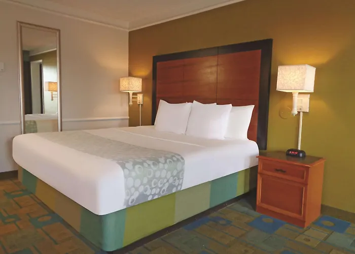 Travelodge By Wyndham North Phoenix