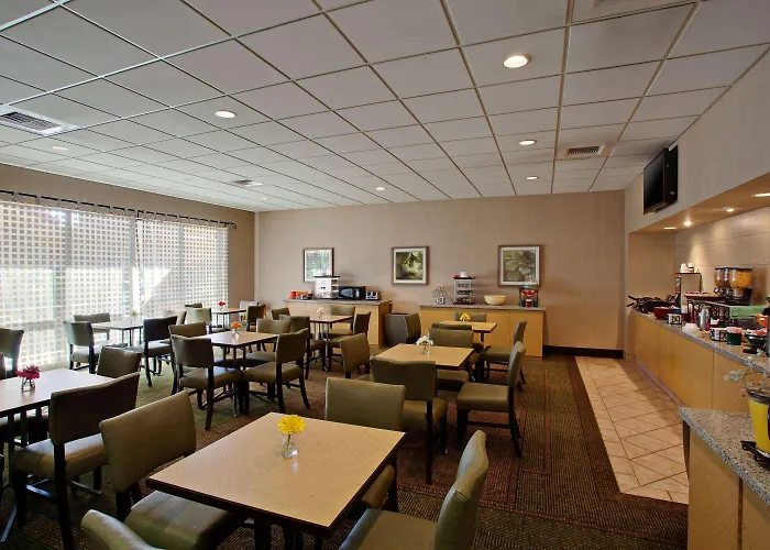 Travelodge By Wyndham North Phoenix