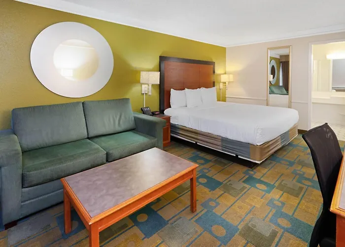 Travelodge By Wyndham North Phoenix