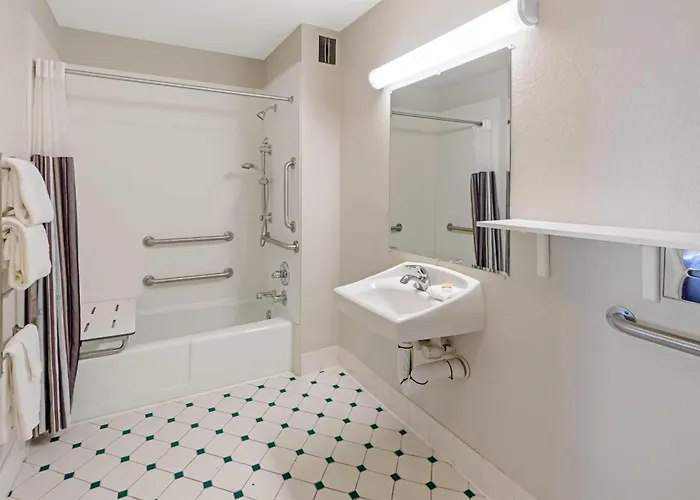 Hotel Travelodge By Wyndham North