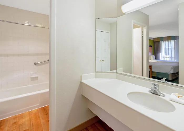 Hotel Travelodge By Wyndham North Phoenix