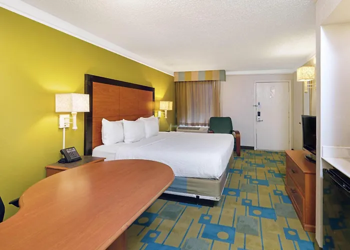 Travelodge By Wyndham North Phoenix