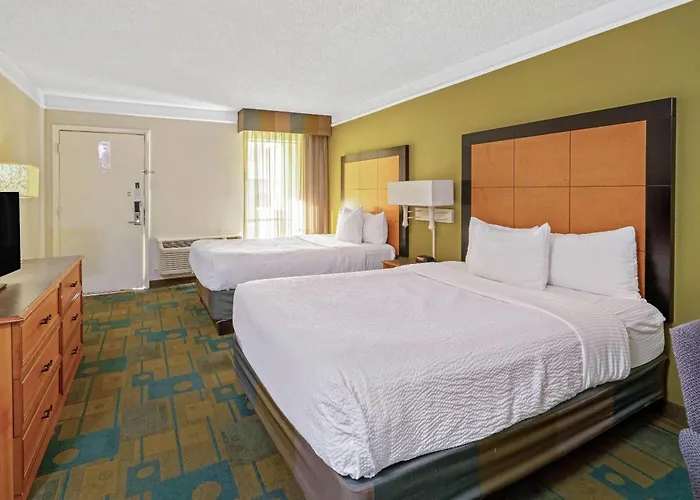 Travelodge By Wyndham North Hotel